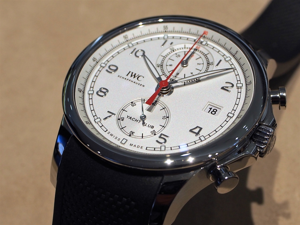 IWC ポルトギーゼシリーズで唯一ラバーストラップが標準装着され