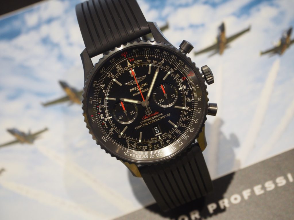 ブライトリング新作！！２カウンターの【ナビタイマー ４６ ブラックスチール】-BREITLING -P8010018-1024x768