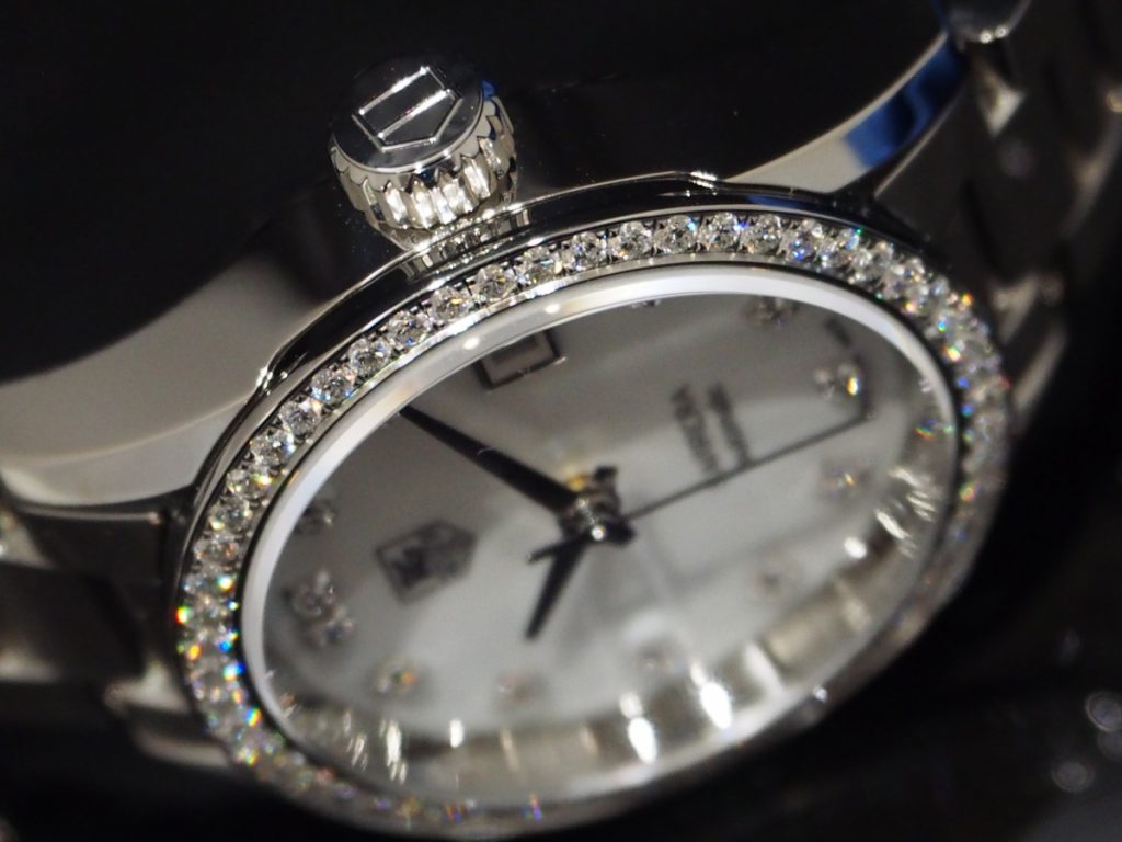 ホワイトデーのお返しにダイヤモンドが入った少し贅沢な時計/タグホイヤー・カレラ レディ ダイヤモンド-TAG Heuer -P8140120-1024x768