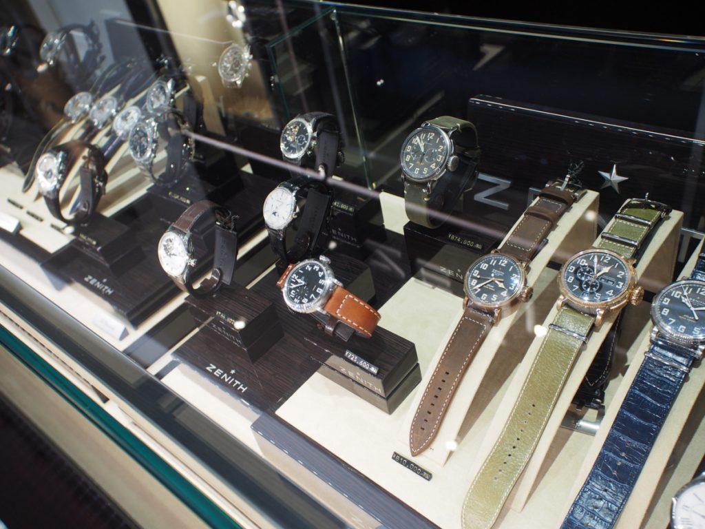 どちらの時計がおすすめですか？～革 VS ブレス～-ZENITH oomiya京都店のお客様 -P8290101-1024x768