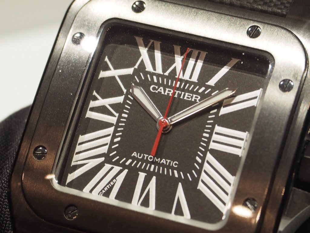カルティエ初の男性用腕時計【サントス】の中からオールブラックがかっこいい！！サントス100 カーボン ウォッチ-Cartier -P2030363-1024x768