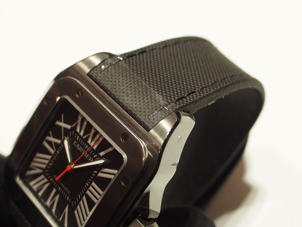 カルティエ初の男性用腕時計【サントス】の中からオールブラックがかっこいい！！サントス100 カーボン ウォッチ-Cartier -P2030367-1024x768