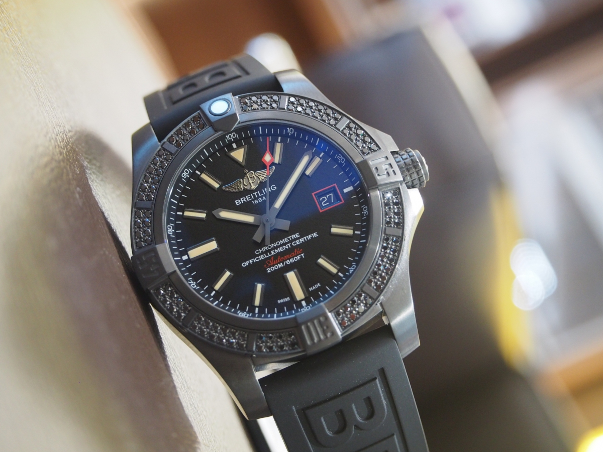 【BREITLING】"アベンジャー ブラックバード"　オプション仕様の特別モデル！-BREITLING -P2060448