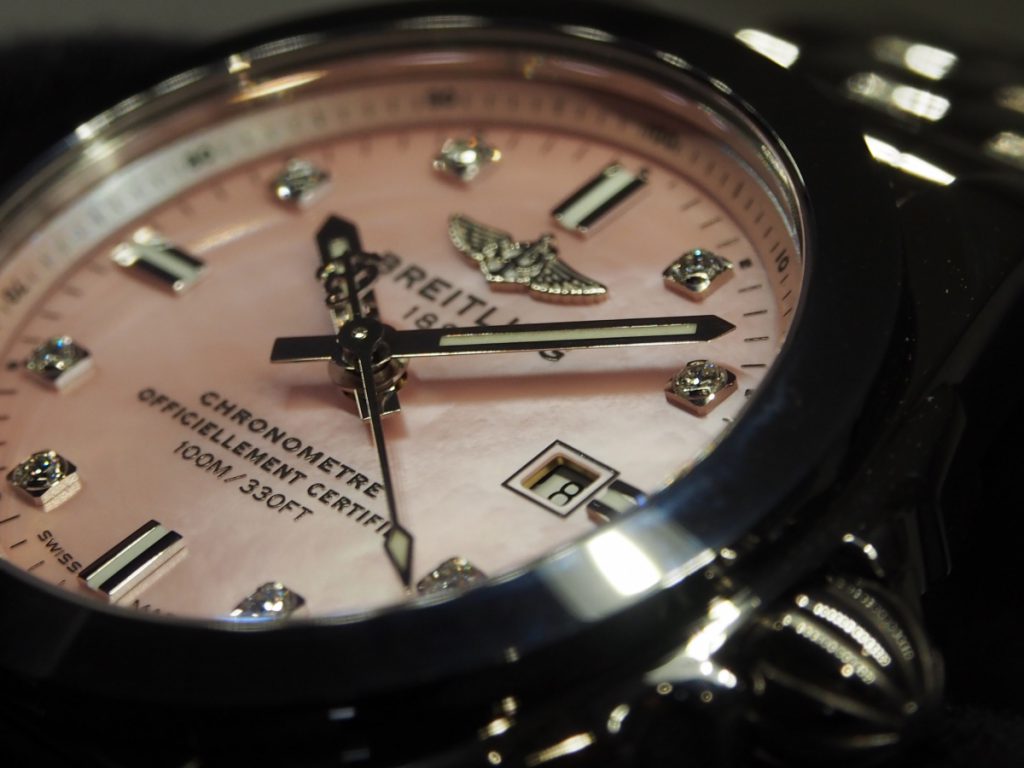 BREITLING(ブライトリング)】”ギャラクティック29″は、女性の