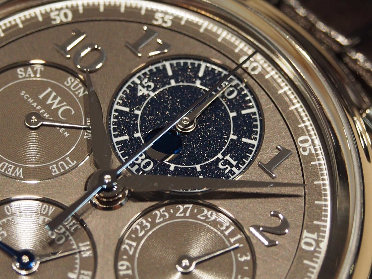 1年で1回だけしか変わらない「西暦」を機械式時計で楽しめるモデル。IWC ダ・ヴィンチ・パーペチュアル・カレンダー-IWC -P4281763