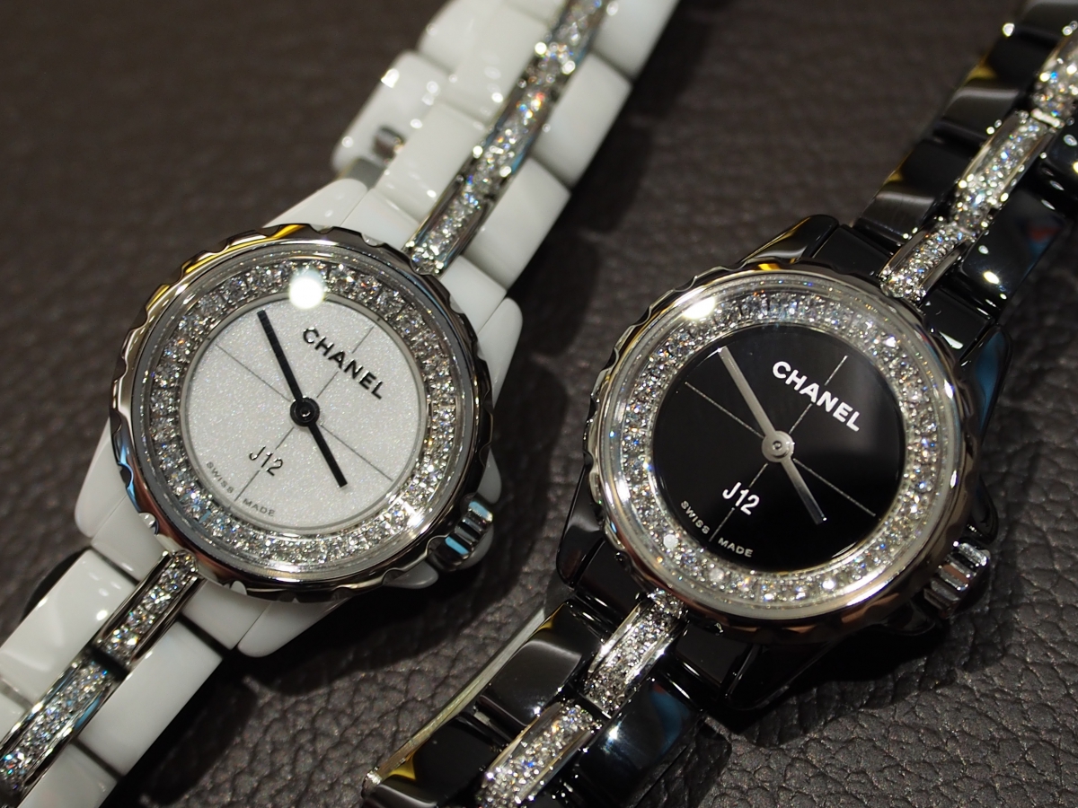 華奢なフォルムに凝縮されたシャネルのアイコン【J12・XS】 ｜ oomiya 