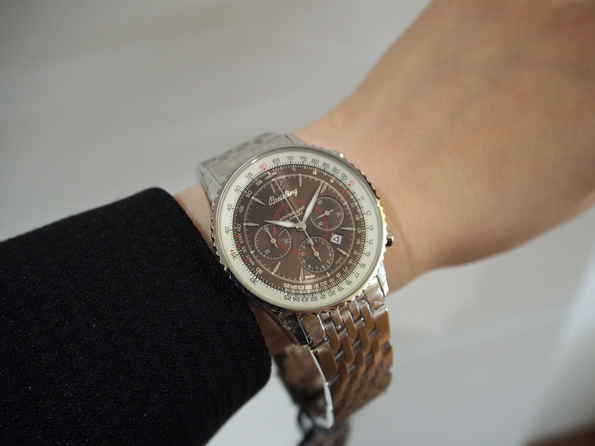 セラミックを贅沢に使用した時計でこの夏をラフに乗り切りましょう！タグ・ホイヤー/カレラ キャリバー ホイヤー01