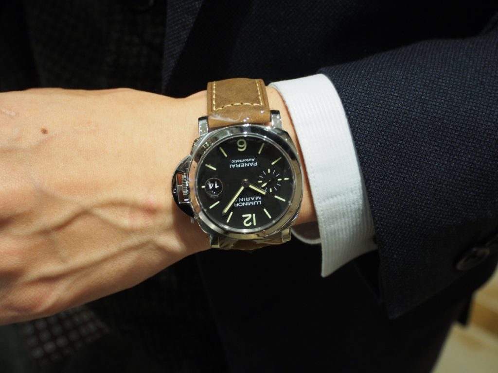 40mmの絶妙なサイズ感はスーツに合わせて～パネライ/PAM01048～-PANERAI -PB130263-1024x768