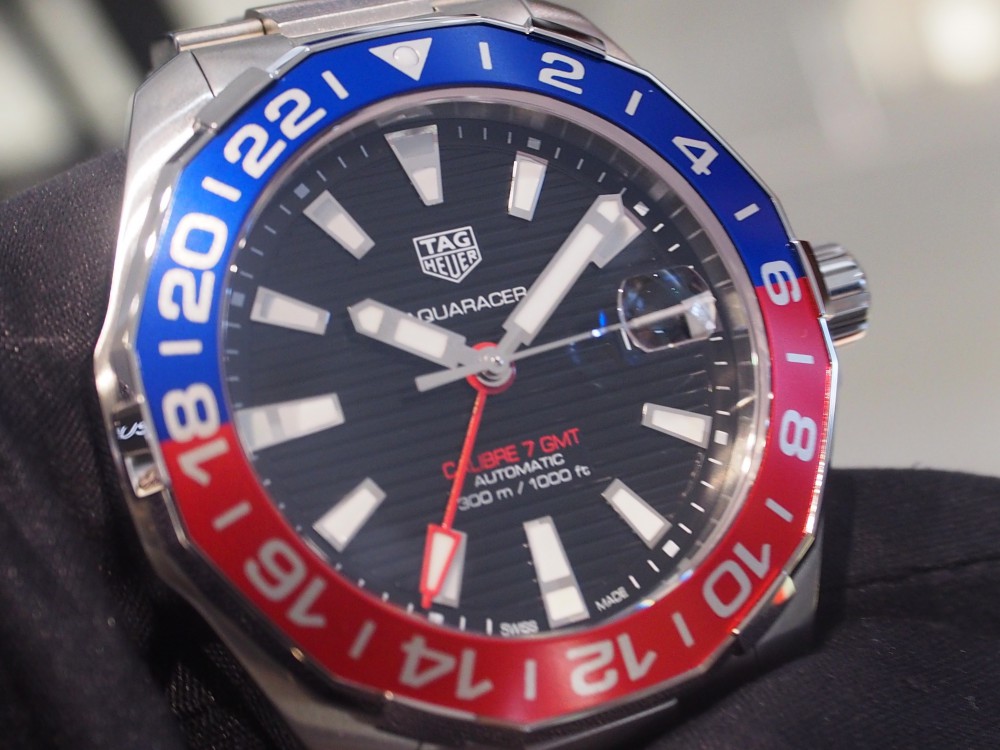 タグ・ホイヤー / 青×赤のベゼルを備えた「アクアレーサー キャリバー7 GMT」再入荷！-TAG Heuer -P6223629