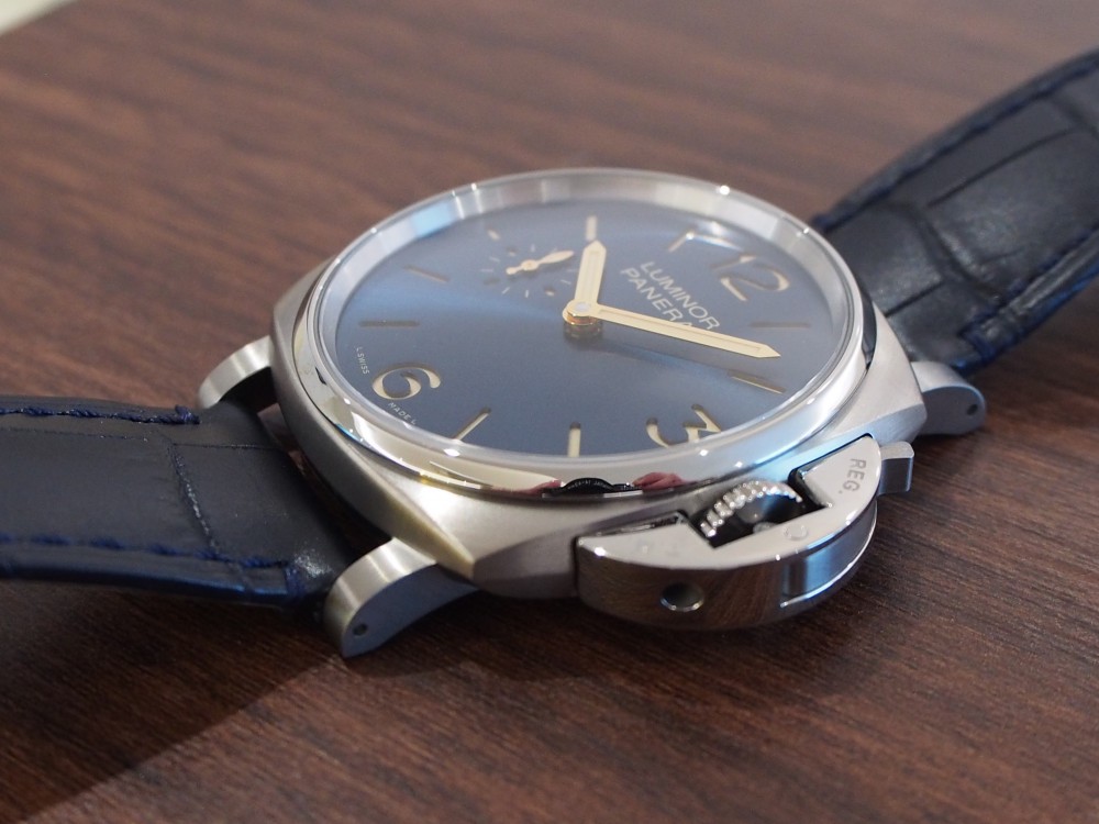 まるで宝石の様に光輝くパネライのブルー文字盤/PAM00728-PANERAI -P3082188