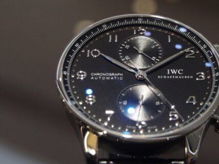 【入荷情報】IWC 人気のポルトギーゼ・クロノグラフ ブラック文字盤 IW371447 再入荷！