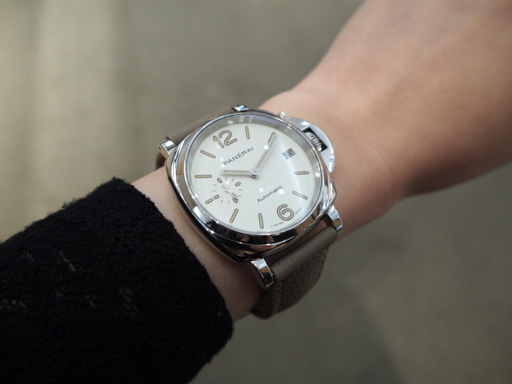 男性・女性共に使えるサイズ感が人気のルミノール ドゥエ38mm PAM01043