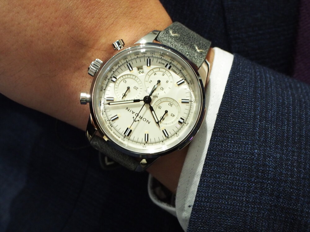 【ストラップキャンペーン開催中】ノルケイン / 1960年代の腕時計を想起させるデザイン『フリーダム 60 クロノ オート』-NORQAIN -PB220646-1