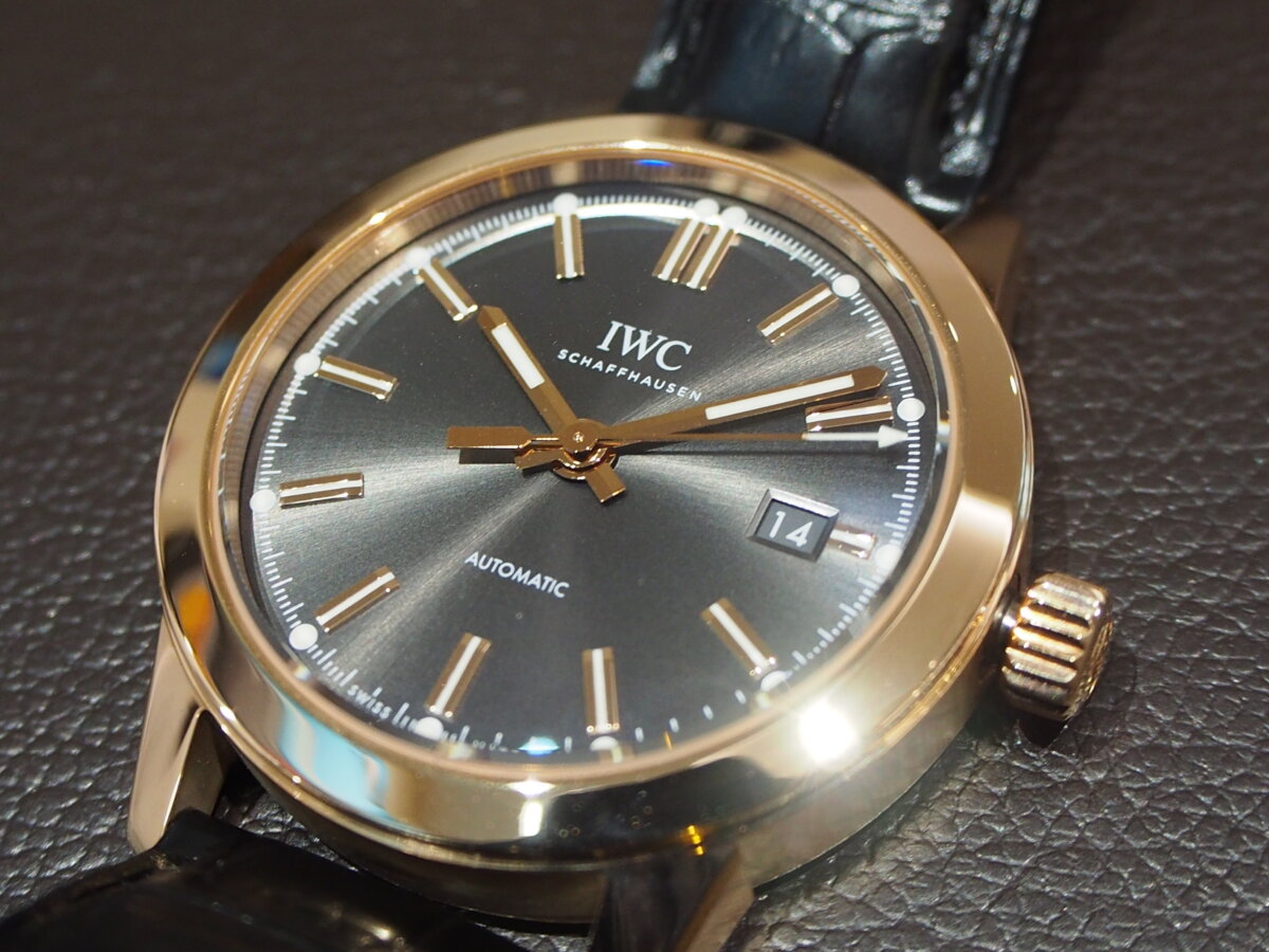 IWC】ゴールドとブラックの相性抜群で腕元を上品に