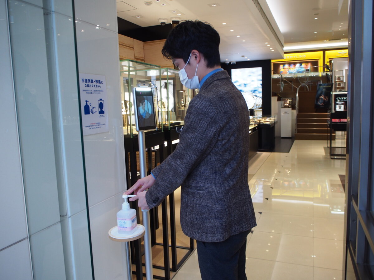 華やかな“ライトブルー”のオーダーストラップで時計を楽しむ！　ジャン・ルソー オーダーストラップ-BAUME＆MERCIER ジャン・ルソー オーダーストラップ -P1047049