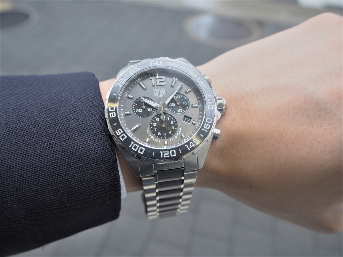 これでクオーツ？タグ・ホイヤーのラフに使えるフォーミュラ1 クロノグラフ-TAG Heuer -P5171710-2