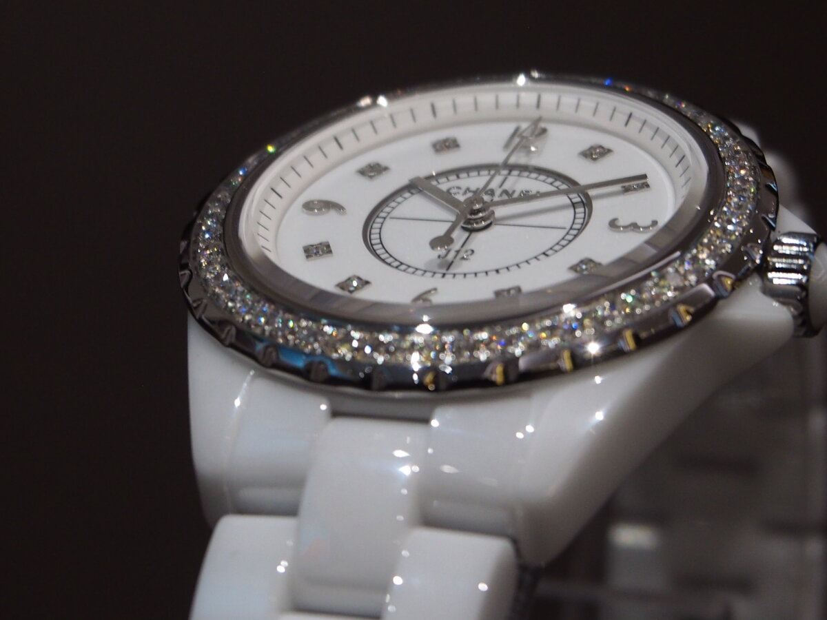 【シャネル】誰もが憧れるダイヤモンドを贅沢に使用したJ12 33mm-CHANEL -P6062259