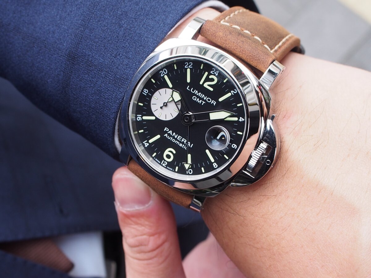 パネライ】「ルミノール GMT アッチャイオ」屈指のロングセラーモデル パネライ】「ルミノール GMT アッチャイオ」屈指のロングセラーモデル