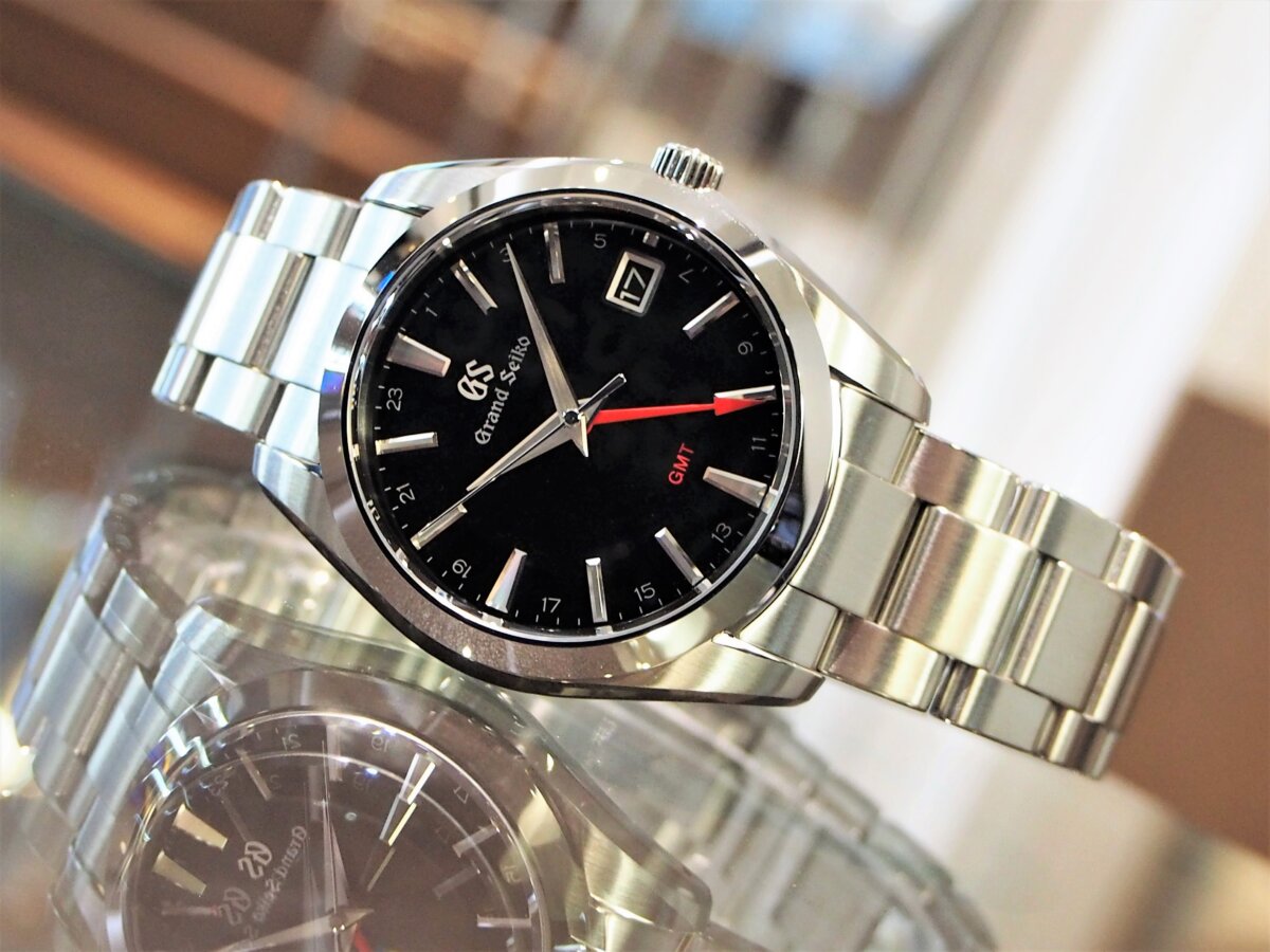 ブラック文字盤に映える《赤いGMT針》が魅力的なグランドセイコー「9Fクオーツ GMT」-Grand Seiko -P7170334