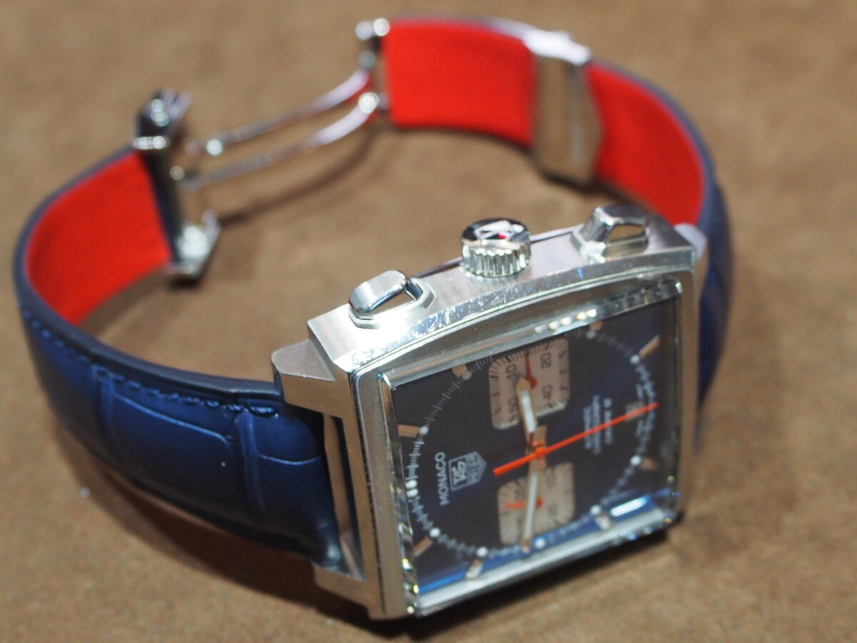 ジャンルソーのオーダーストラップで愛用の時計が《自分だけのオリジナルモデル》に変身！-タグ・ホイヤー用 ジャン・ルソー オーダーストラップ -P8310597