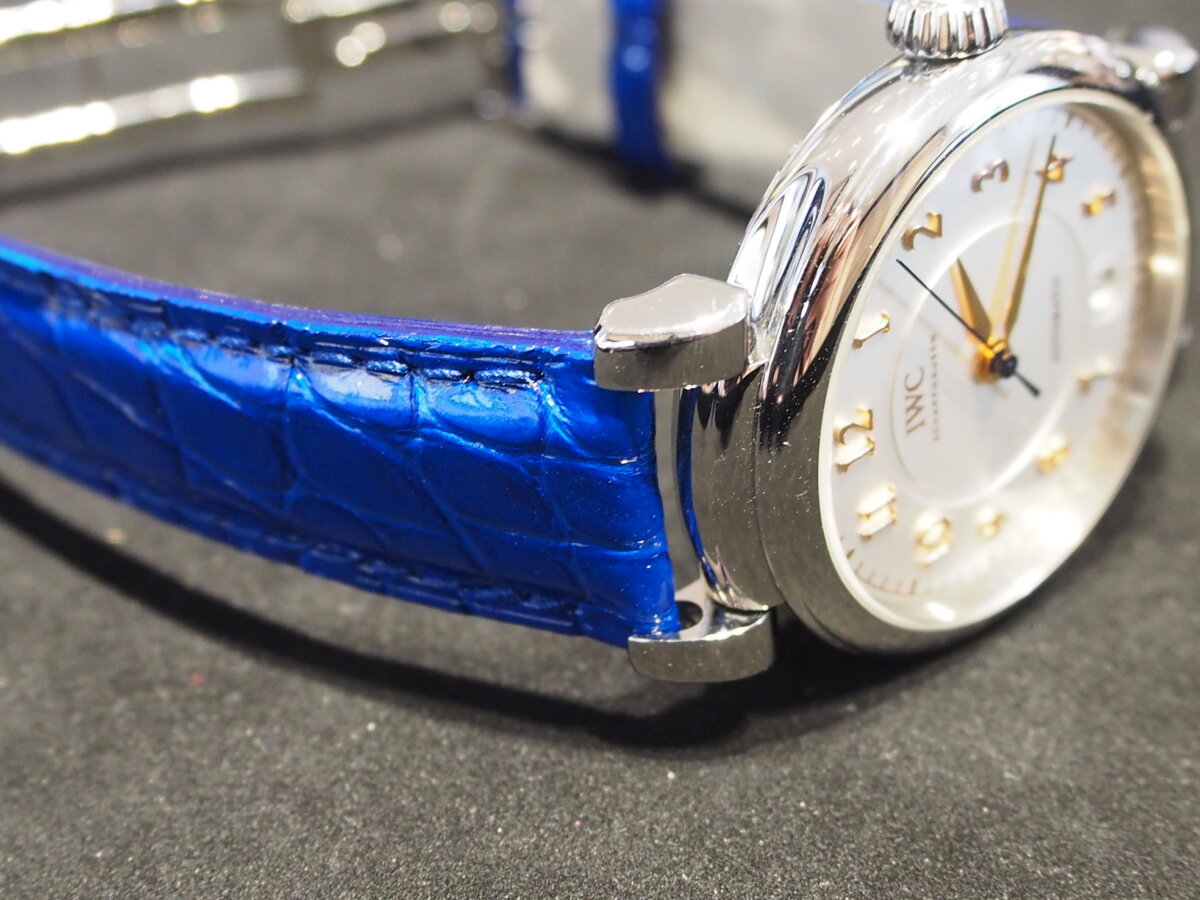 【ジャンルソー】秒針のカラーに合わせたブルーでコーディネート 自分だけの特別なお時計に-IWC用 ジャン・ルソー オーダーストラップ -PA100130