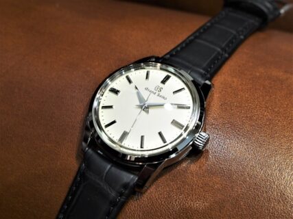 【グランドセイコー】すぐに売れてしまう大人気モデルが再入荷！！このデザインは時計好きにはたまらない。手巻きのグランドセイコー「SBGW231」