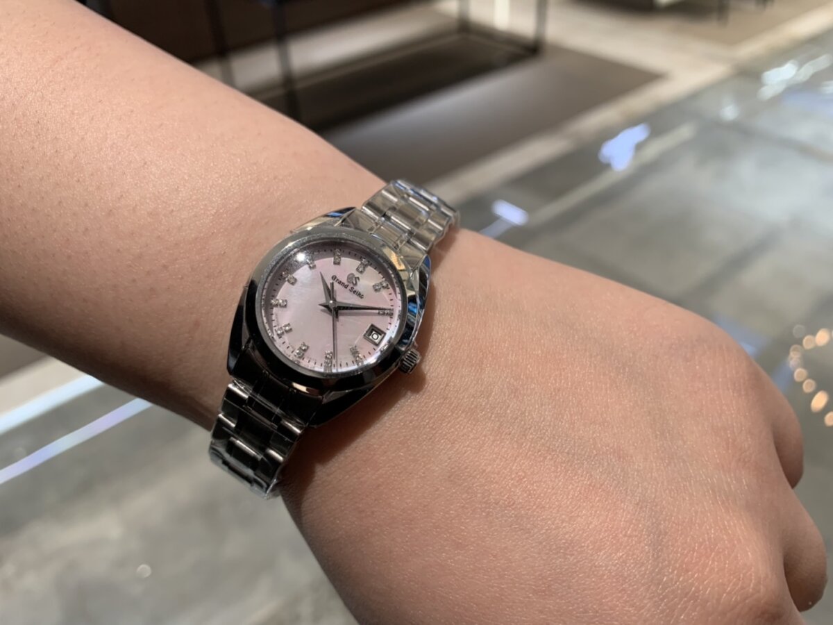 【マザーオブパール文字盤】ワンランク上の装飾品を左腕に！-EDOX MESSIKA GIRARD-PERREGAUX Grand Seiko NORQAIN -S__29442055-1