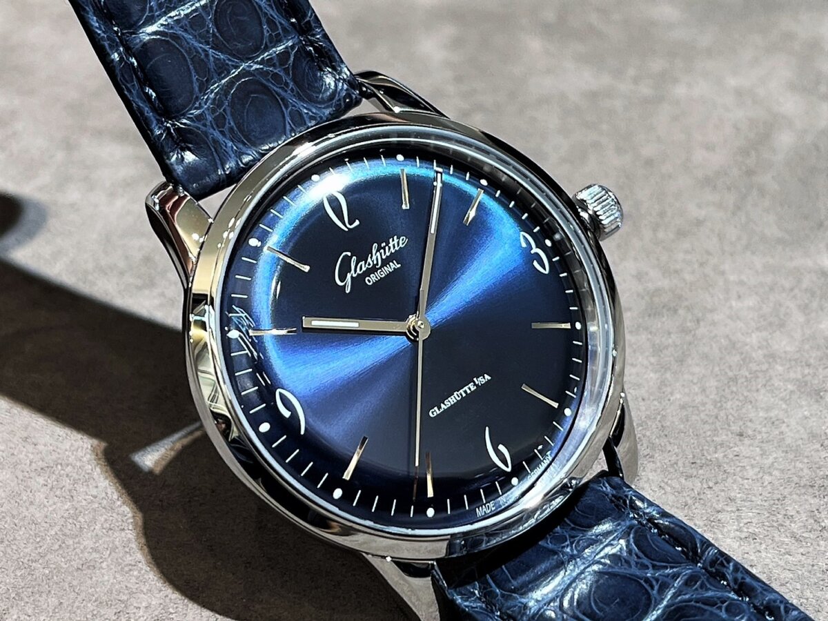 【グラスヒュッテ・オリジナル】1960年代のクラシカルなデザインの時計を忠実に再現した「シックスティーズ」-Glashütte Original -S__79298641