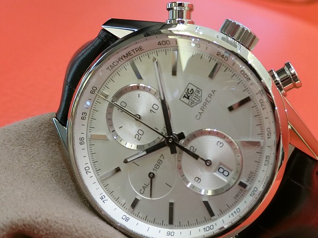 新たな年を迎えた今こそ新しい腕時計を!!エクスカリバー42オートマティック～ROGER DUBUIS～
