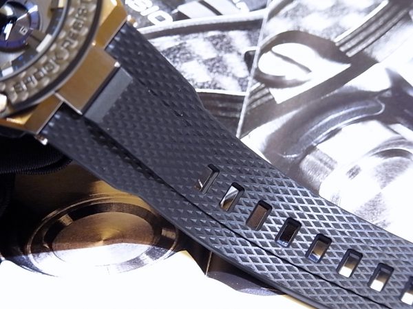 G-SHOCK カーボンベゼルが人気のG-STEEL(Gスチール)「GST-B100XA