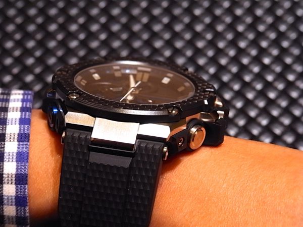 G-SHOCK カーボンベゼルが人気のG-STEEL(Gスチール)「GST-B100XA