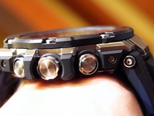 G-SHOCK カーボンベゼルが人気のG-STEEL(Gスチール)「GST-B100XA
