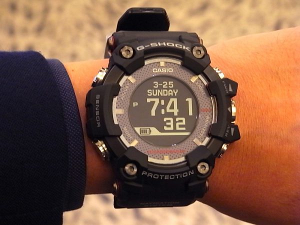 G-SHOCK 「MASTER OF G マスターオブG」から、新 ワイヤレス充電を採用