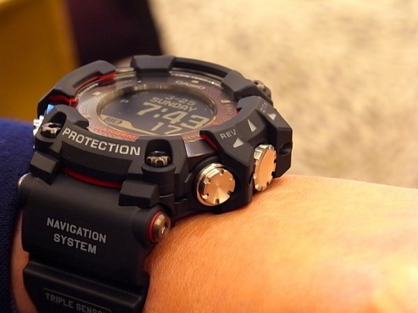 G-SHOCK 「MASTER OF G マスターオブG」から、新 ワイヤレス充電を採用