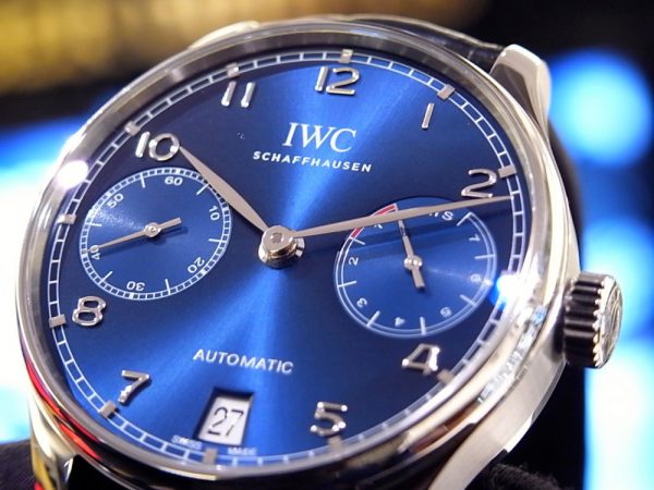 IWC シンプルなデザインに美しいブルーが映える「ポルトギーゼ・オートマチック」。 - IWC 