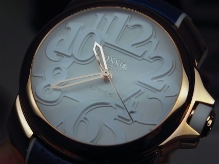 イタリアンデザイン！大人の品と遊び心を追求した腕時計「オッソイタリィ」