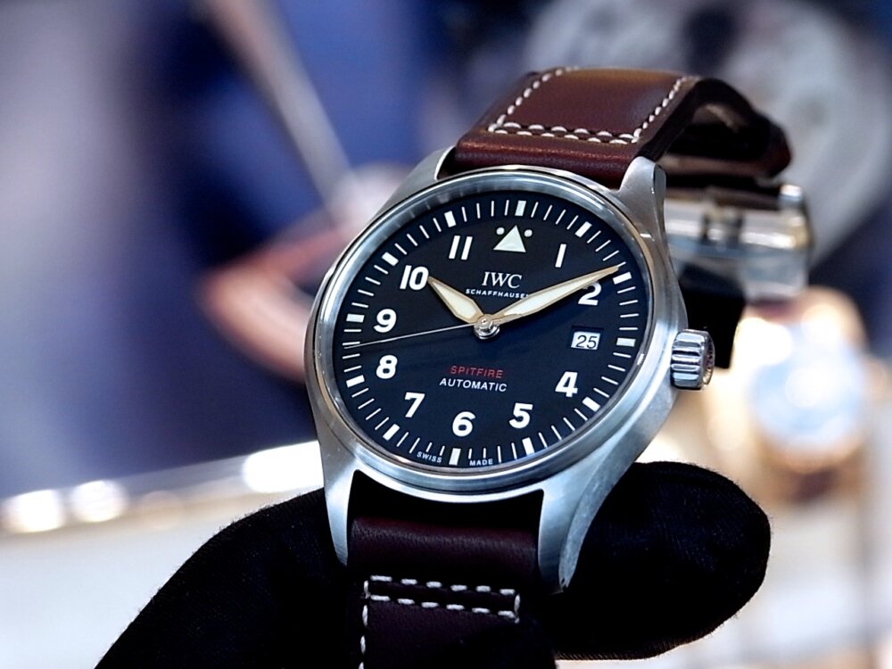 シンプルな計器デザインを継承！IWC 「パイロット・ウォッチ・オートマティック・スピットファイア」 - IWC 