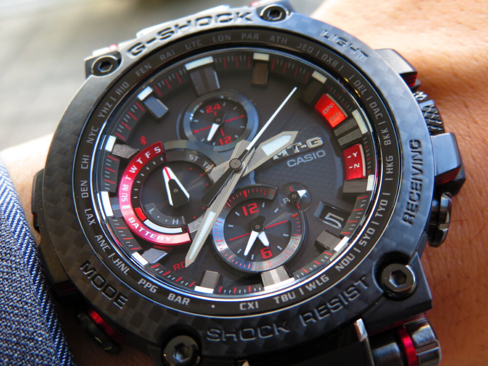 MT-Gから、カーボン素材を纏ったNeｗモデル！ G-SHOCK「MTG-B1000XBD-1AJF」 - G-SHOCK 