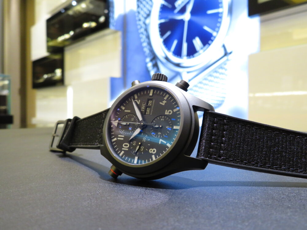 IWC 2019年新作！エリートに贈るマットブラックで上品な機械式時計！！パイロット・ウォッチ・ダブルクロノグラフ・トップガン・セラタニウム