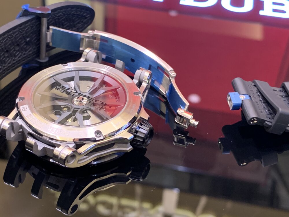大人を満足させられる拘りの腕時計。エクスカリバーウラカン日本限定！！～ロジェ・デュブイ～ - ROGER DUBUIS 