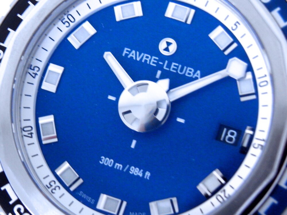 1737年創業の「ファーブル・ルーバ」を代表する未来のデザインをまとう機械式ダイバーズ「レイダー・ディープブルー」 - FAVRE-LEUBA（取扱い終了） 