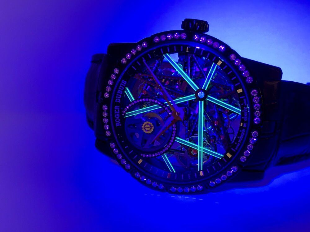 時計業界のトレンド”発光”！！エクスカリバーブラックライト～ロジェ・デュブイ～ - ROGER DUBUIS 