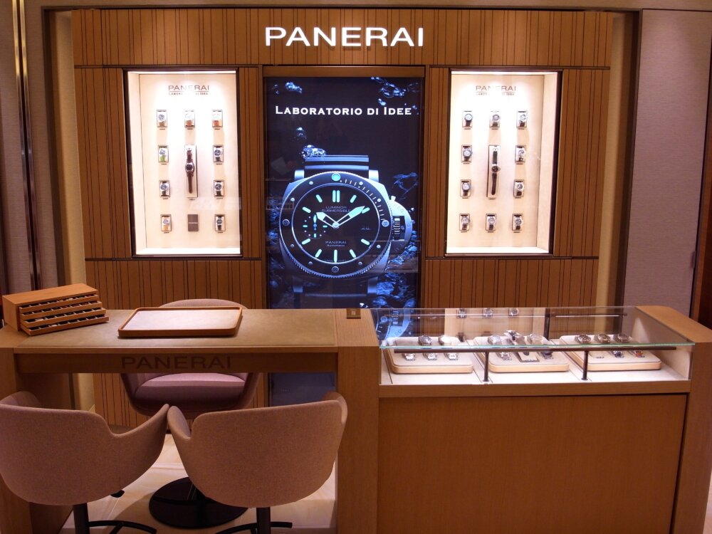 PANERAI（パネライ）昔のモデルを踏襲したドームガラスが印象的！ ルミノール 8デイズ GMT PAM00233 - PANERAI（取扱い終了） 