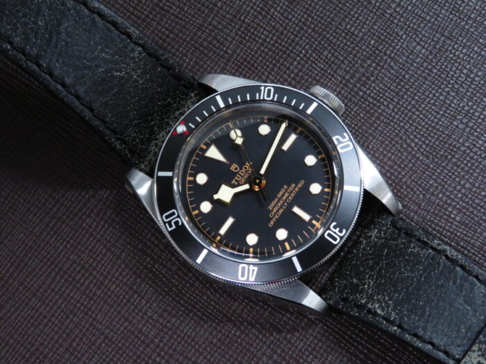 チューダー(TUDOR) ベルトを付け替えて楽しめる「ブラックベイ ...