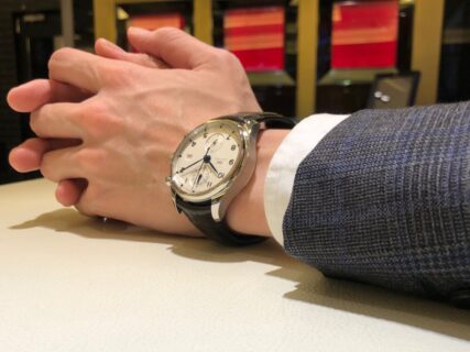 シルバー文字盤に爽やかな青いリーフ針が上品！！IWC ポルトギーゼ・クロノグラフ・クラシック！！