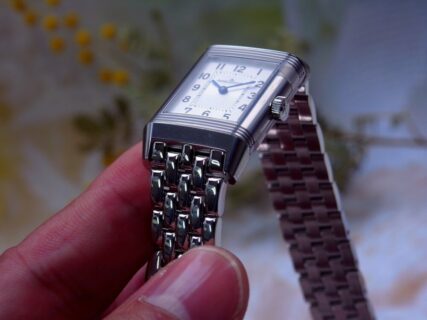 女性のために開発された腕時計 ジャガールクルト レベルソ・クラシック・スモール・デュエット