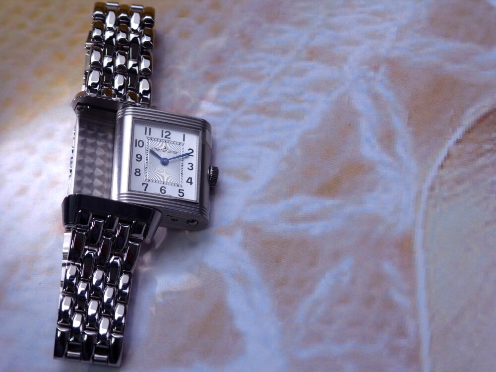 女性のために開発された腕時計 ジャガールクルト レベルソ・クラシック・スモール・デュエット - Jaeger-LeCoultre 