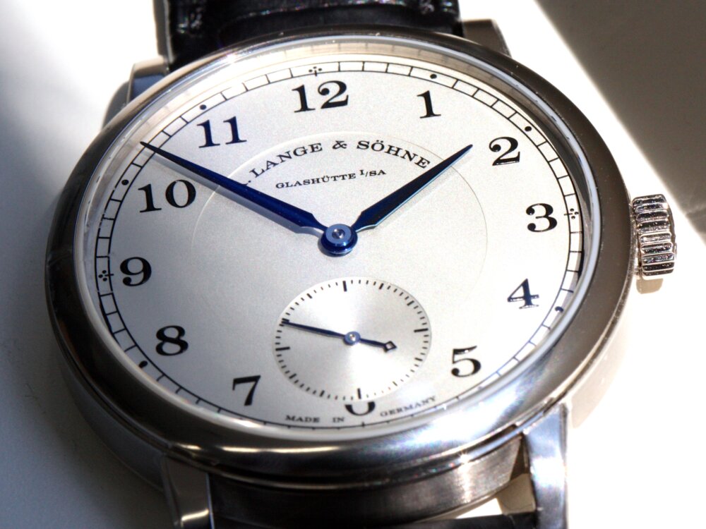 懐中時計からデザイン要素を多数取り入れた、A.ランゲ＆ゾーネ 1815 - A.LANGE＆SÖHNE（取扱い終了） 