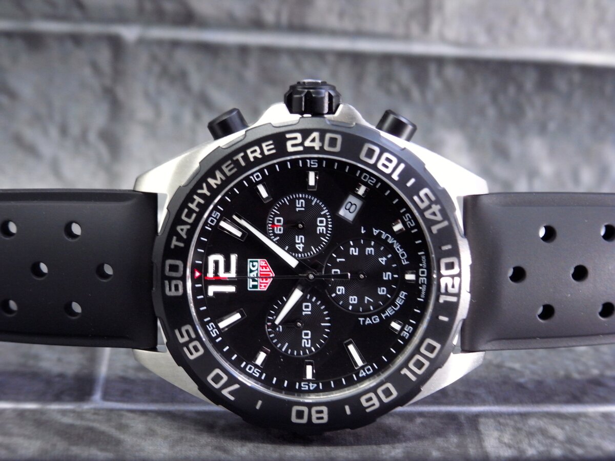 TAG HEUER フォーミュラ1 200M メンズ 腕時計 ラバー ブラック