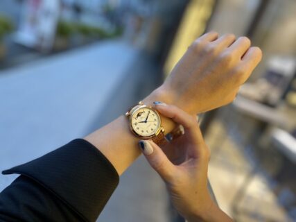 手元を優雅に飾る大人時計 IWC『ダ・ヴィンチ・オートマティック・ムーンフェイズ３６』